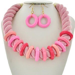 GOLD TONE PINK ROPE STATEMENT NECKLACE & EARRINGS